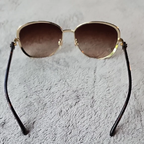 CHANEL Women's Sunglasses with Gold Frame and Brown Lenses - Picture 7 of 11